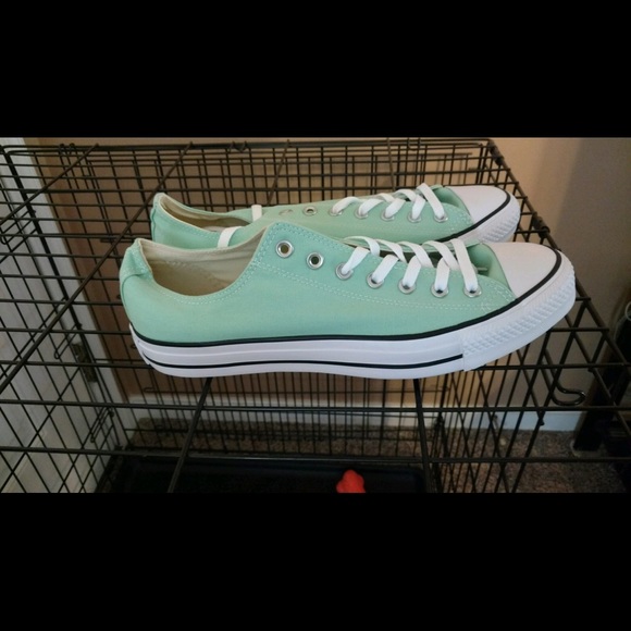 Mint green converse - Picture 1 of 3